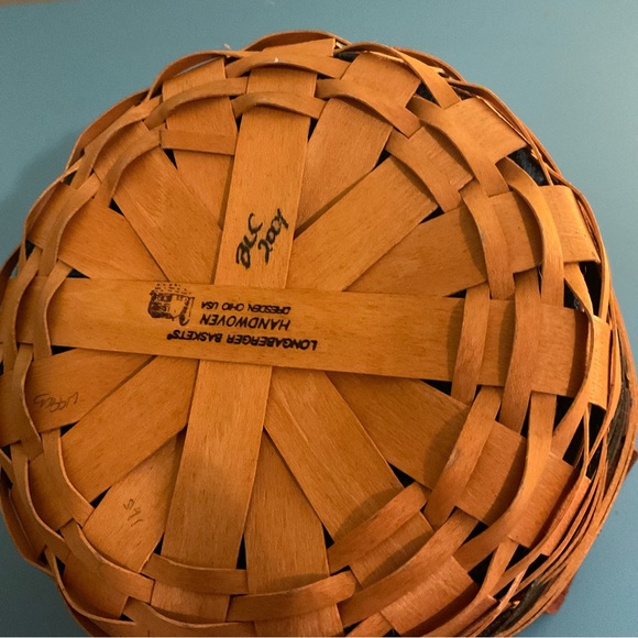 2001 Longaberger Heartland Darning Basket with Blue liner and protector - Picture 3 of 3